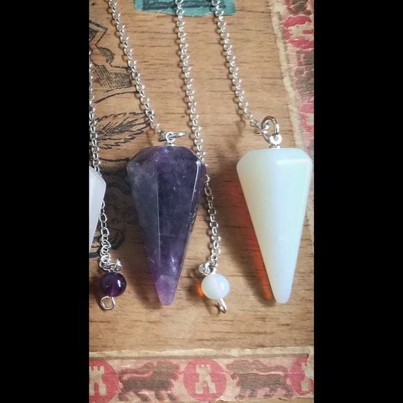🌙💜Faceted Stone Pendulum - Picture 6 of 8